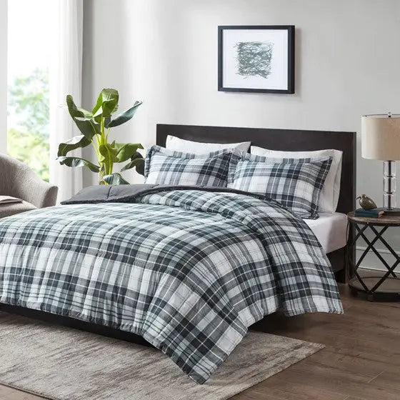 3M Scotchgard Down Alternative All Season Comforter Set Black/White Cal King