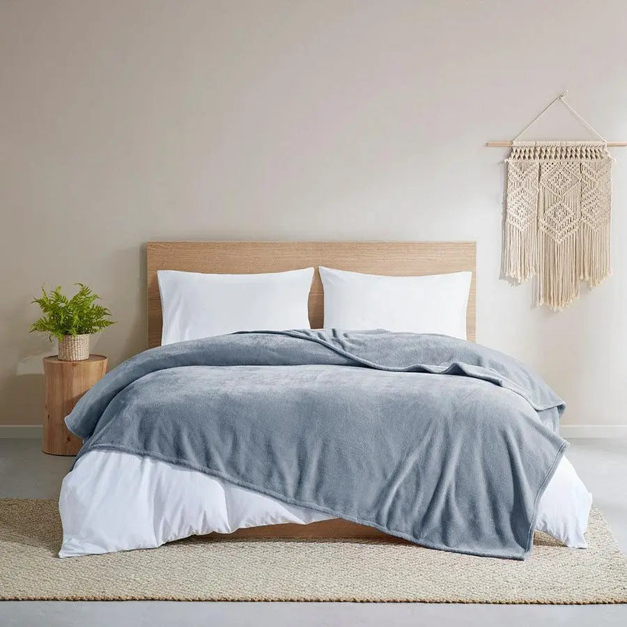 Antimicrobial Casual Plush Blanket King Blue