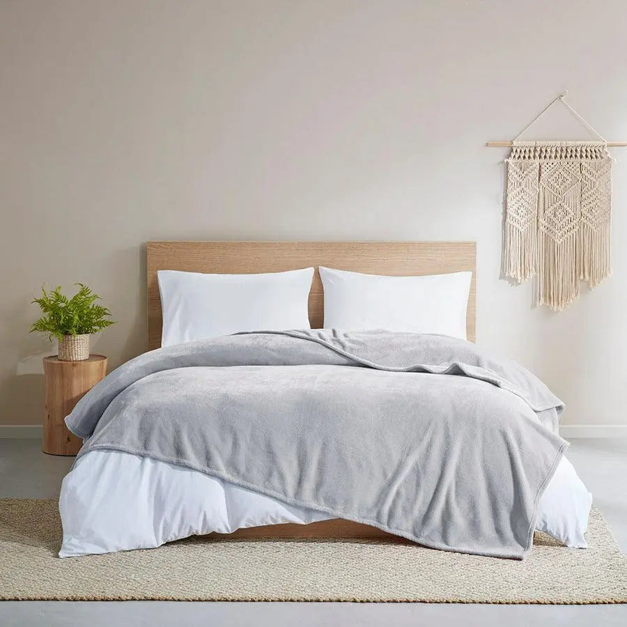 Antimicrobial Casual Plush Blanket King Gray