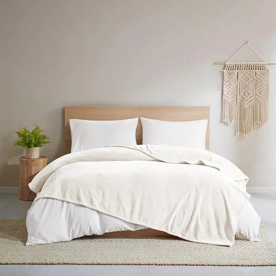 Antimicrobial Casual Plush Blanket King Ivory